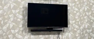 Hisense 43inches Smart LED with Remote and accessories