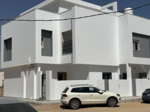 220 m2 5 Bedrooms Apartments for Rent in Tripoli Al-Serraj