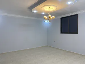 130 m2 3 Bedrooms Apartments for Rent in Salt Al Salalem