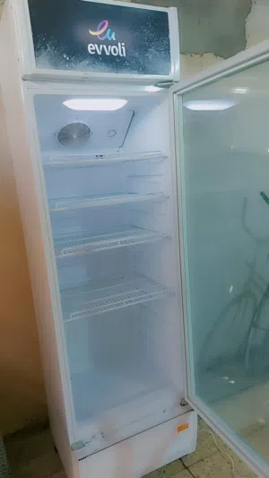 ثلاجه عرضه ليفولي