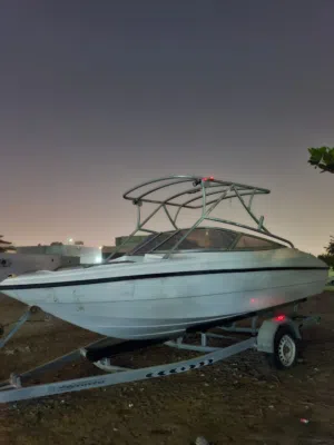 2017 model 20ft boat never put into sea قارب موديل 2017 بطول 20 قدمًا لم يستخدم في البحر