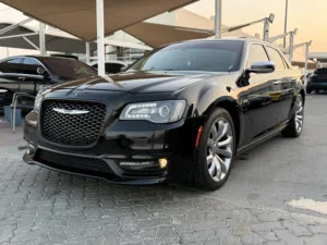Used Chrysler 300 in Sharjah