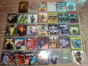 سيديات play station3 وشاشه 32بوصه شارب للبيع أقرأ الوصف