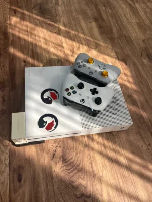 USED xbox one s 1TB