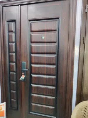 متوفر لدينا أبواب صينية بوين 7   باب مداخل مقاس 120×215  باب غرف مقاس 100×215 باب حمامات مق