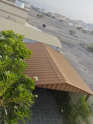 مظلة المنيوم للبيع وبحالة جيدة جدا