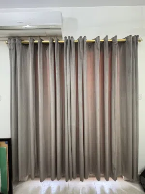 5 curtains available with rails 5BD each