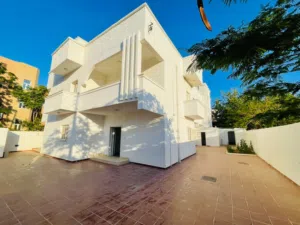 750 m2 More than 6 bedrooms Villa for Rent in Tripoli Other