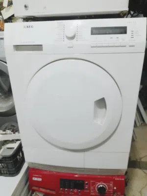 نشافة تياب AEG  نظيفة جديدة