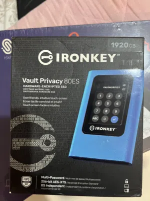 هارد ديسك قابل للشفير لحماية بياناتك وعملاتك الرقمية الاول عالميا ironkey vault privacy