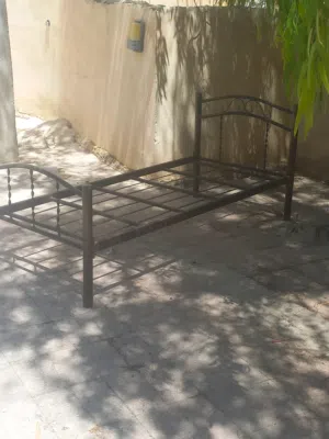 سرير نوم للبيع 5 فقططط