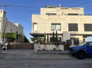 600 m2 5 Bedrooms Villa for Sale in Amman Dabouq