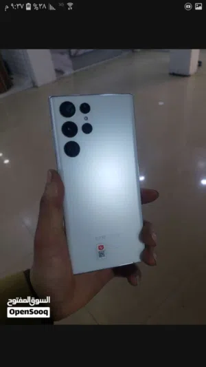 مطلوب جلكسي s22الترا مستخدم نضيف او جلكسي s23الترا فيه شرخ بسيط او طبعه بسعر 100000الف
