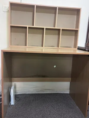 مكتب للبيع بحاله ممتازه