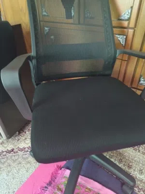 كرسي مكتب مريح  مستعمل،