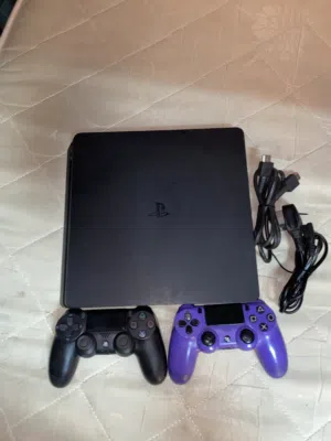 بلايستيشن 4 بحاله جدا جيدة