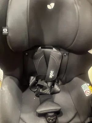 Selling a car seat bought in Korea, cheap.