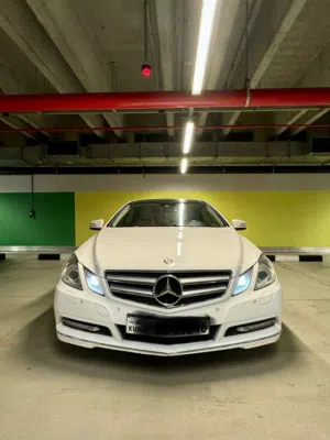 سياره مرسيدس E300
