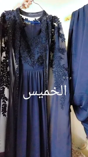 فستان لبسه وحدا