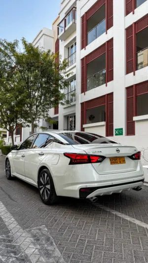 2022 Nissan Altima SL Sedan with Original Paint and Advanced Features for Sale