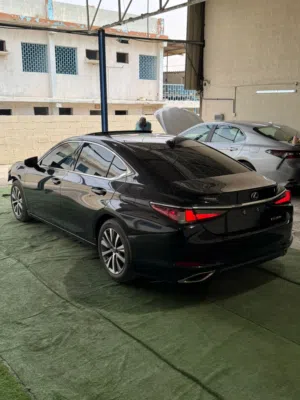 لكزس ES 350 2020 داخليه بيج ارباق وكالة وارد امريكا اوراق جمارك البيع بالحادث