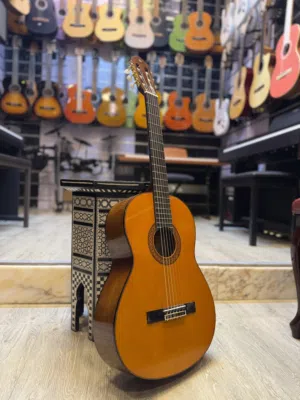 ياماها كلاسيك جيتار – Yamaha C40 Full Size – Classical Guitar