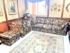 طقم انتريه مكون كنبة 3 مقعد وكرسي مفرد وبوف