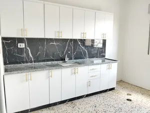 ٤ غرف نوم . غير مفروشة . سنوي3