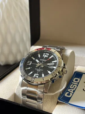 ساعة كاسيو (CASIO) الأصلية جديدة كليًا للبيع
