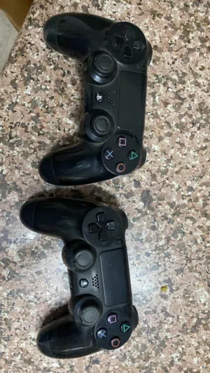 3 ايدين ps4 شغالين قبل ما ابيع الجهاز
