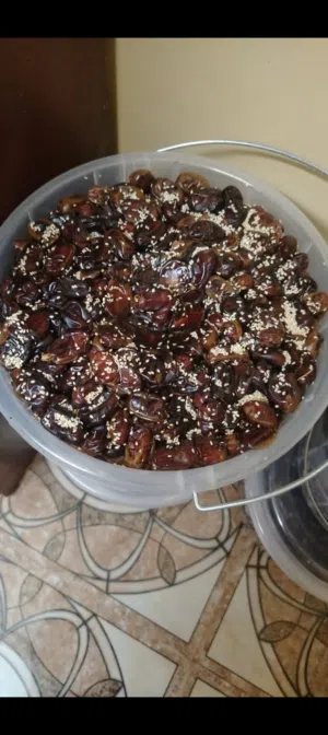 تمر خلاص نوعيه ممتازة اصفر مع سمسم انتاج هذا سنه نوعيه فاخره