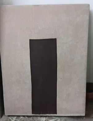 طاوله خشبيه او طبلية مبطنة