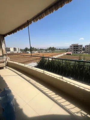 شقة مفروشة للاجار في البقاع قب الياس طريق العام، طابق اول، 3 نوم، صالون، 2 حمام, مطبخ، تيراس، 701549