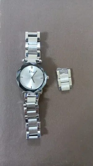 ساعة ديور درجة اولى مطليه