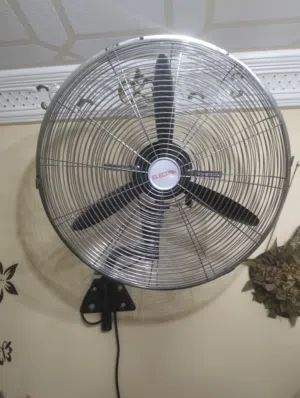 مروحة بحاله ممتازه