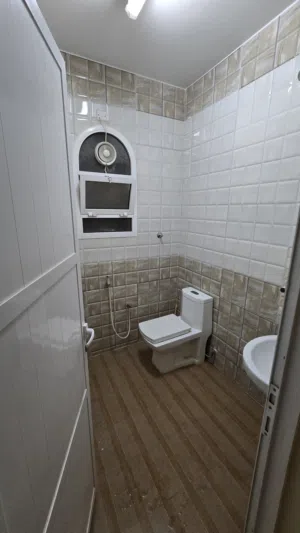 Sharing Single Room in Apartment with Toilet For Rent Available  Not For Family Maximum 4 persons