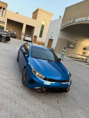 كيا فورتي 2024 GT  فووول مواصفات ، الرقم فحص مؤقت ، سبورت كزوزين ، فتحة بانوراما ، تشغيل عن بعد