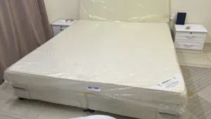 اثاث غرفة النوم للبيع بسعر مناسب.