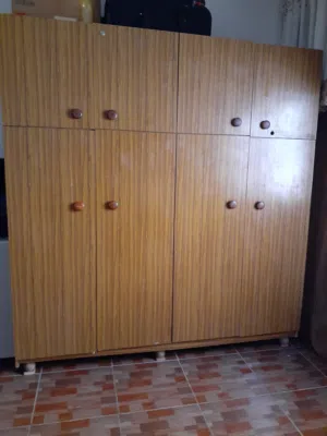 غرفة نوم شبابيه مزدوجه تختين وكومدينه وخزانه 4 درف وطابقين