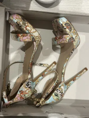 شنطة وكعب عالي استعمال مره واحد فقط ALDO