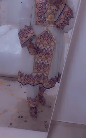 لبسة عمانية خياطة يد ب 30 مستعملة