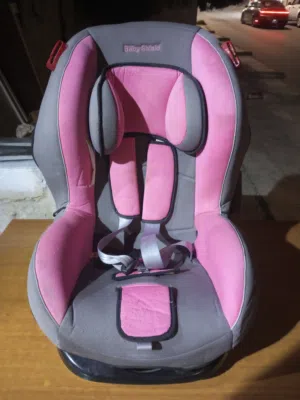 مقعد أطفال إستعمال بسيط بحال الوكالة موجود في الزرقاء الجديدة للبيع