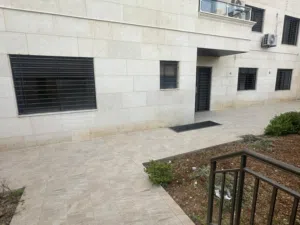 250 m2 4 Bedrooms Apartments for Rent in Amman Khalda