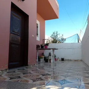 ٤ غرف نوم . ٣ حمّامات . 150 م٢0