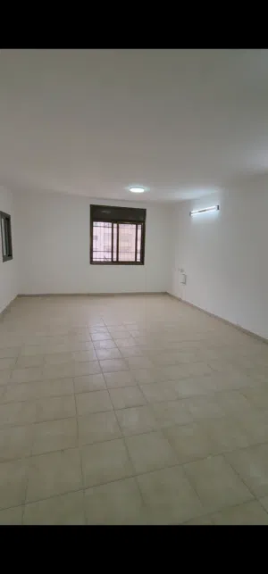 شقة مشطبة 180 متر في رفيديا دفعة 25 وشهري 500 دينار