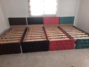 تخت بحالت الوكاله نخب عدد اربعا الوان مختلفه