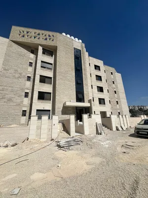 195 m2 4 Bedrooms Apartments for Sale in Ramallah and Al-Bireh Al Tira