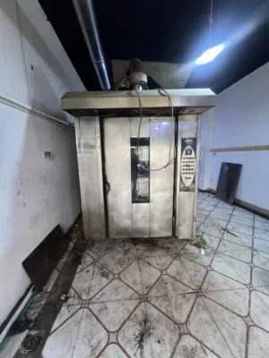 فرن كهربائي + كاز شغاله ميه بلميه مابي اي شي هوه ولعجانه الجبيره مو الزغيره وطاوليات وعرباين