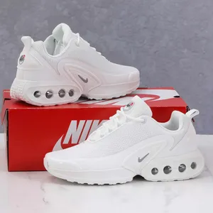 Casual Shoes . Nike . 412