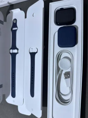 ابل واتش apple watch S6 استعمال نظيف مرتين فقط كاملة بباكوها وكمالياتها السعر 1500
